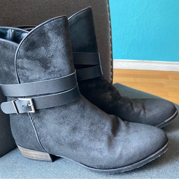 Softwaves suede leather nwot western inspired boot - Picture 1 of 3